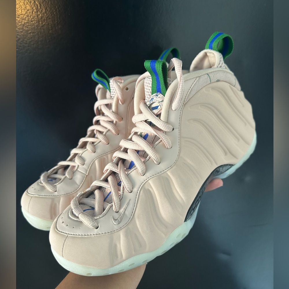Nike Air Foamposite One Particle Beige Women’s Size 9